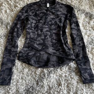 Lululemon Close to Crossing Long Sleeve *Rulu Heritage Camo Jacquard Black Lunar